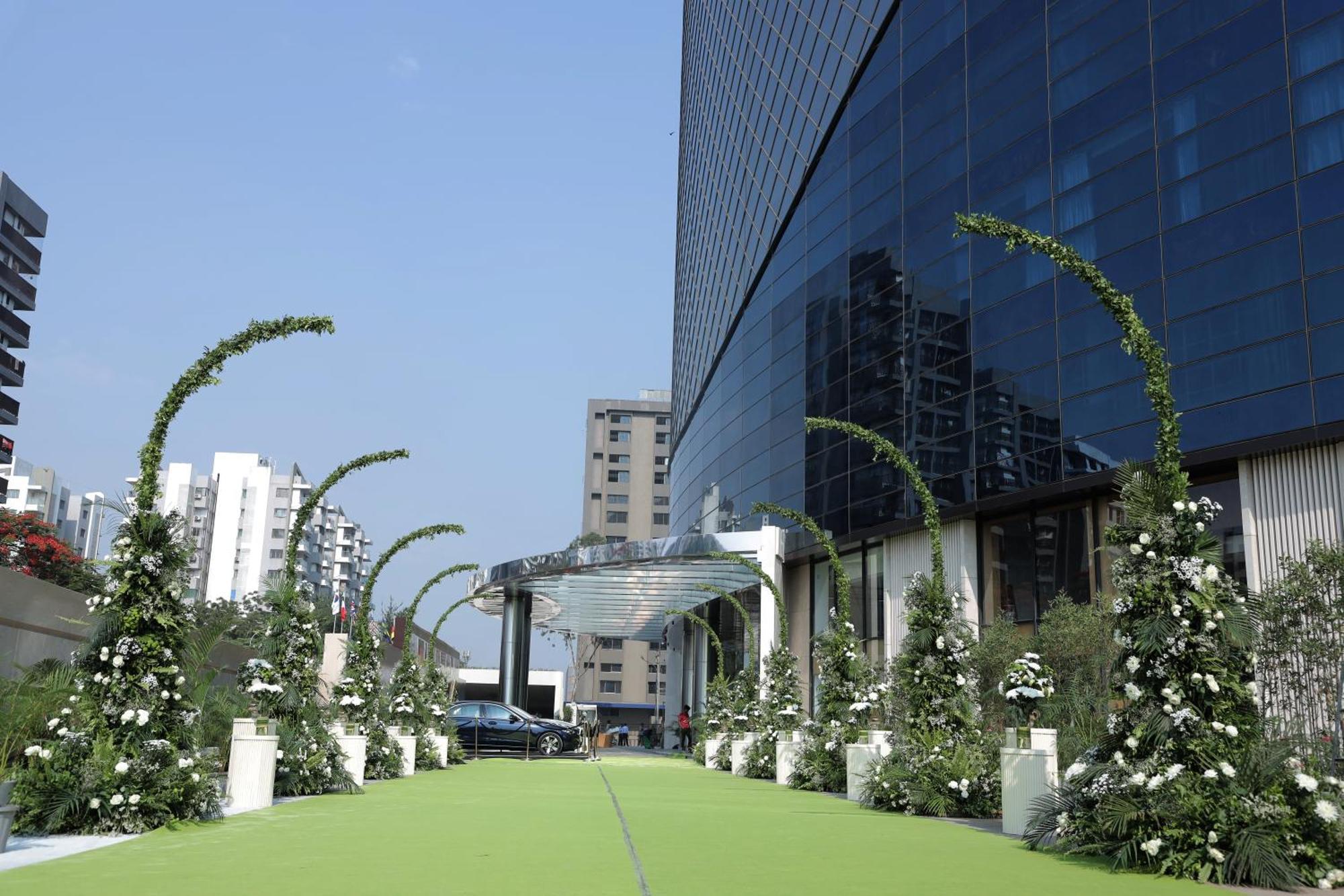 The World Surat Hotel Exterior foto