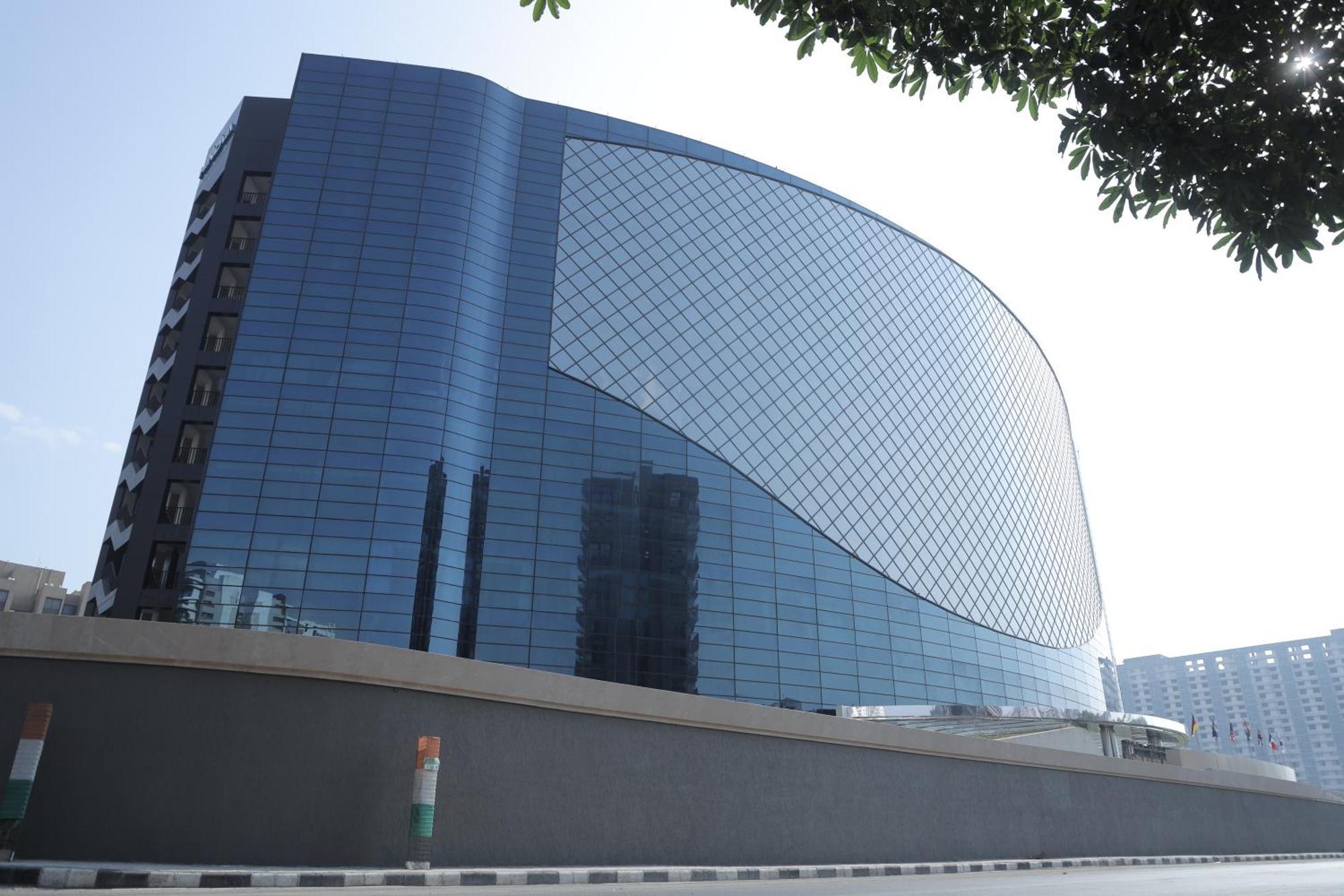 The World Surat Hotel Exterior foto