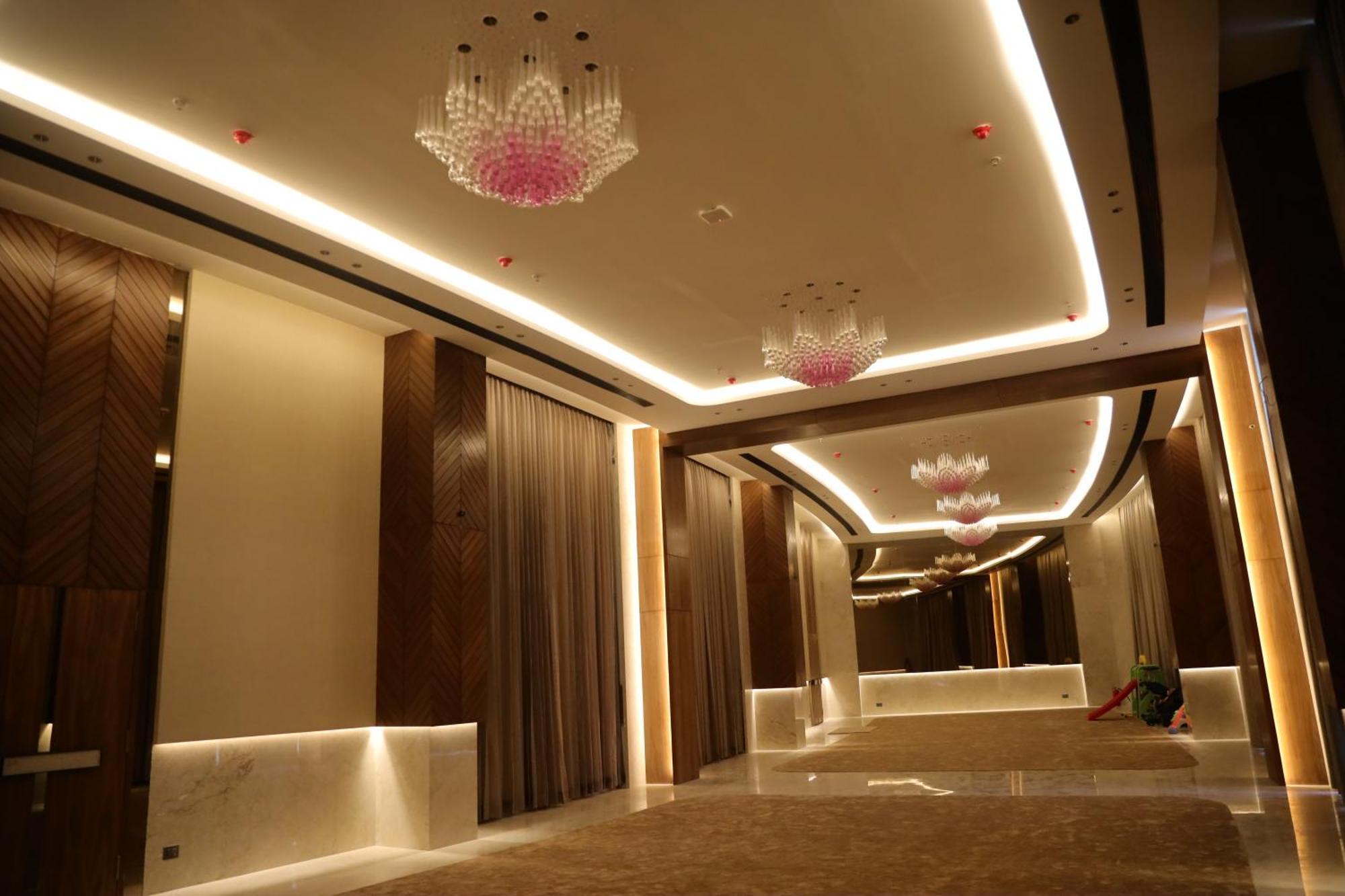 The World Surat Hotel Exterior foto