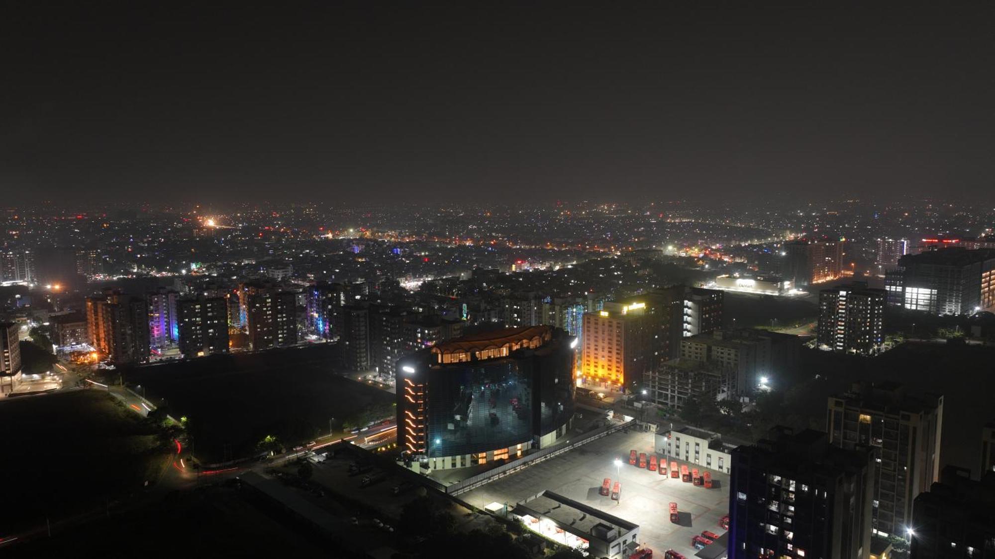 The World Surat Hotel Exterior foto